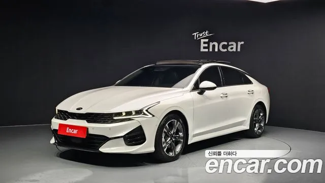 Kia K5 III 2.0 Signature