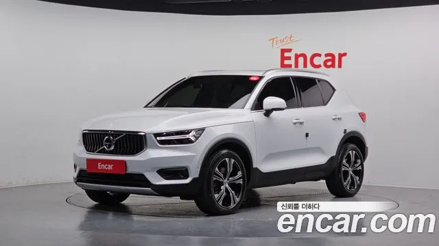Volvo XC40 B4