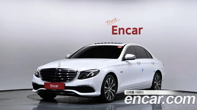 Mercedes-Benz E- W213 E300e 4MATIC Exclusive