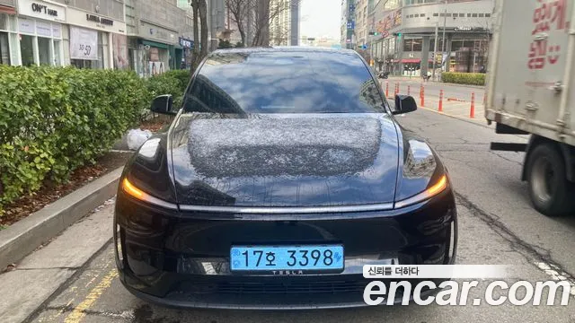 Tesla Y RWD