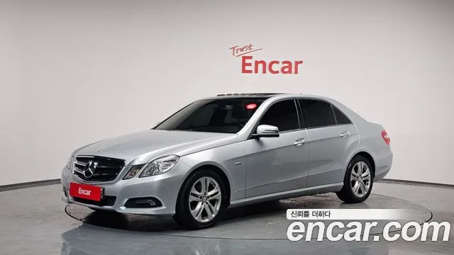 Mercedes-Benz E- W212 E200 CGI
