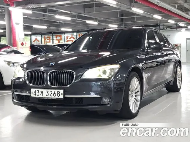 BMW 7 (F01) 740i