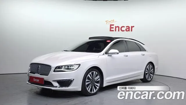 Lincoln MKZ Hybrid 2