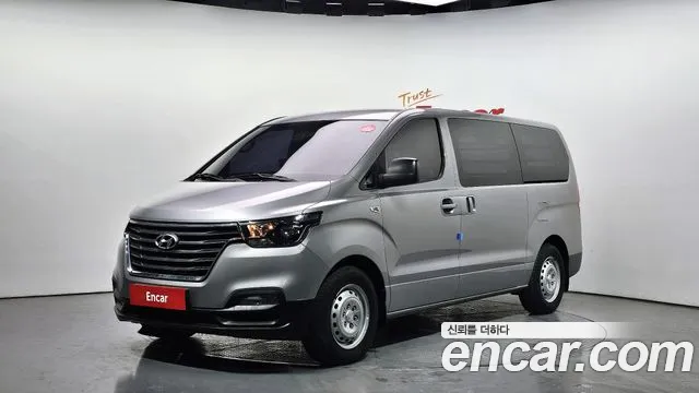 Hyundai The New Grand Starex 3