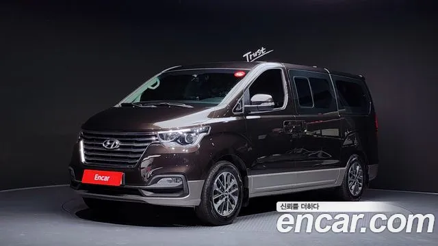 Hyundai The New Grand Starex 9 Exclusive