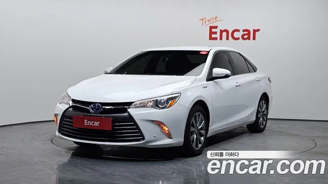 Toyota Camry Hybrid LE