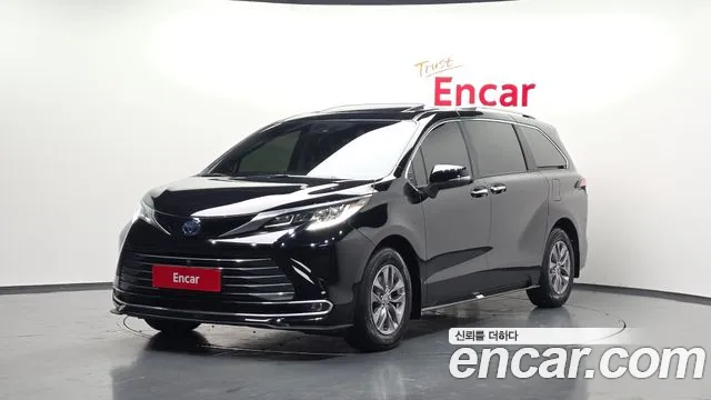 Toyota 4 2.5 Hybrid AWD