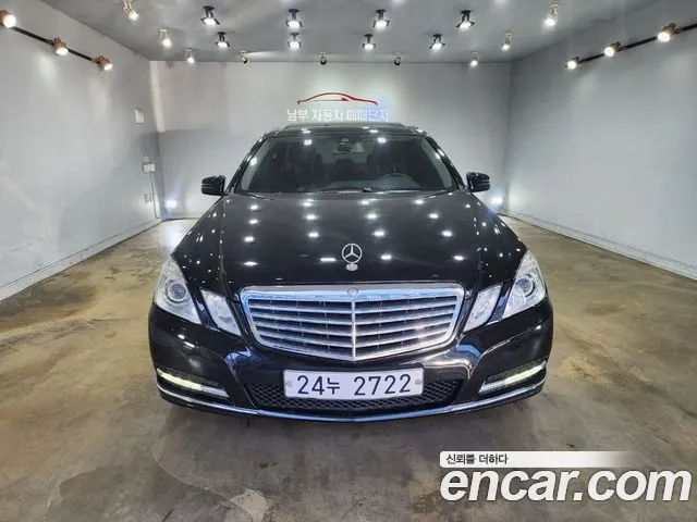 Mercedes-Benz E- W212 E300