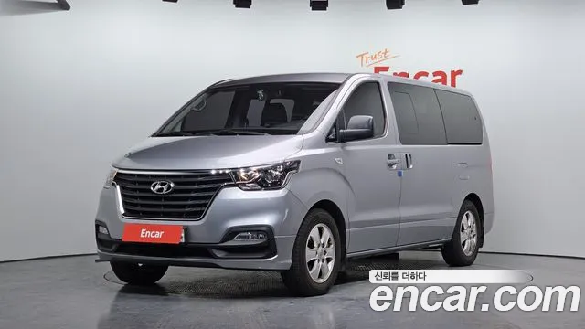 Hyundai The New Grand Starex 9 Premium