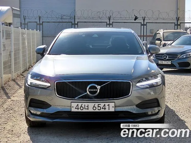 Volvo S90 D4