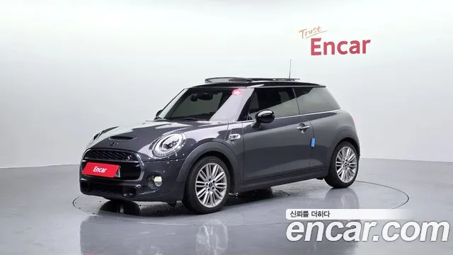 MINI Cooper S Base 3