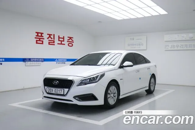 Hyundai LF Sonata Hybrid 2.0 HEV