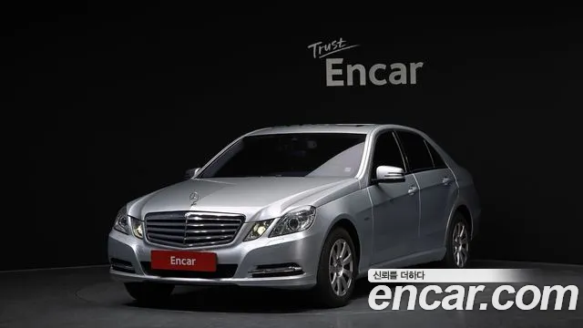 Mercedes-Benz E- W212 E200 CGI