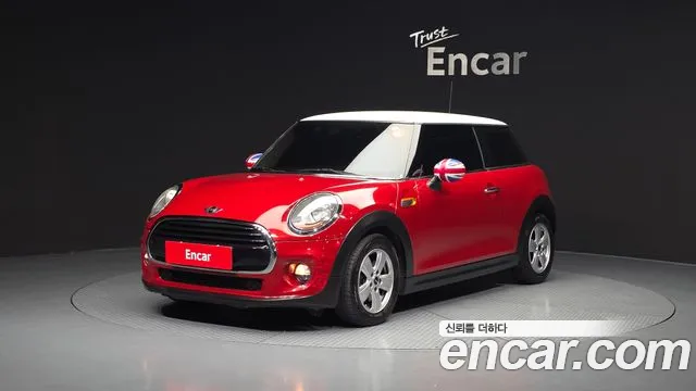 MINI Cooper Base 3