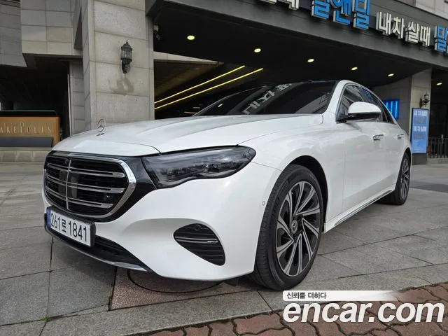 Mercedes-Benz E- W214 E300 4MATIC Exclusive