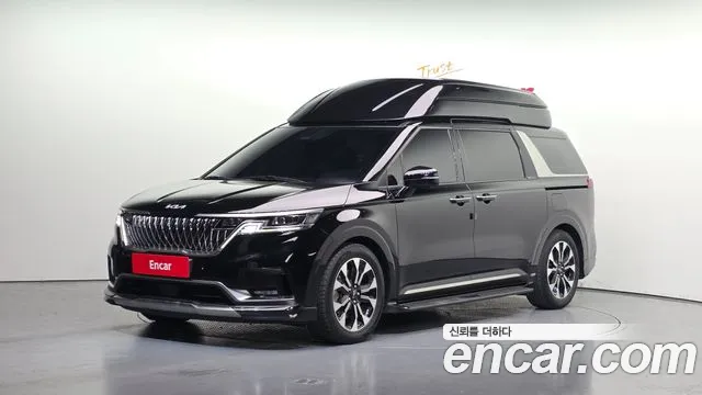 Kia Carnival 4 Gasoline 7