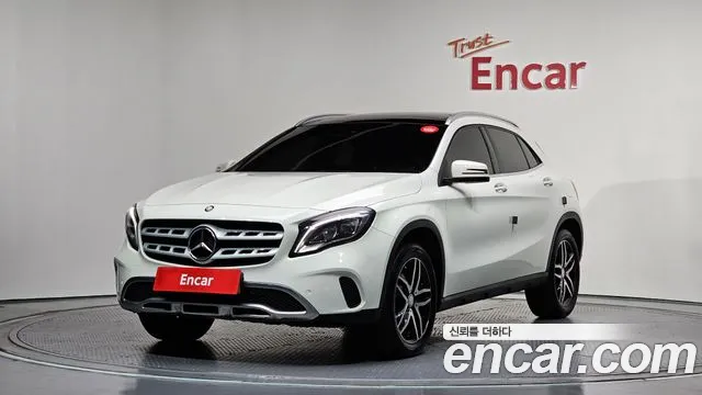 Mercedes-Benz GLA- X156 GLA220 Premium