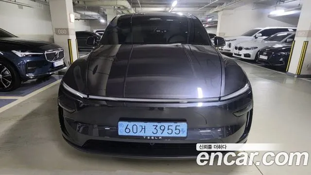 Tesla Y RWD