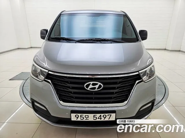 Hyundai The New Grand Starex 3