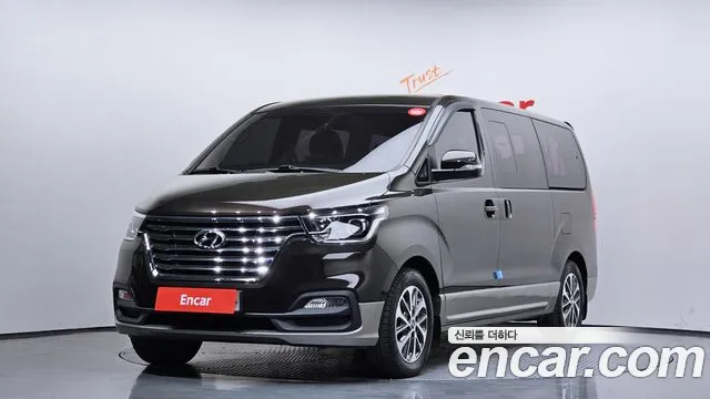 Hyundai The New Grand Starex 9 Exclusive