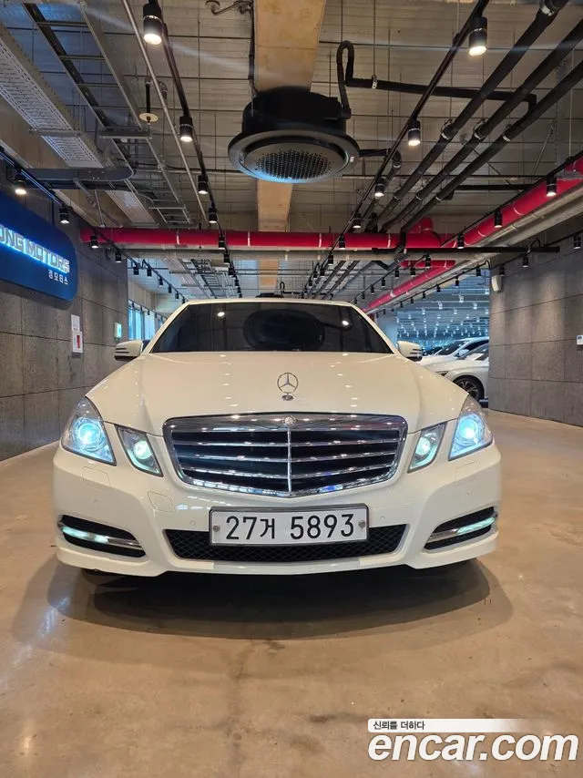 Mercedes-Benz E- W212 E200 CGI