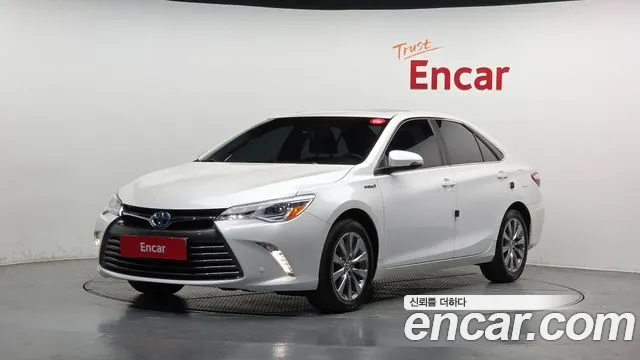 Toyota Camry Hybrid XLE