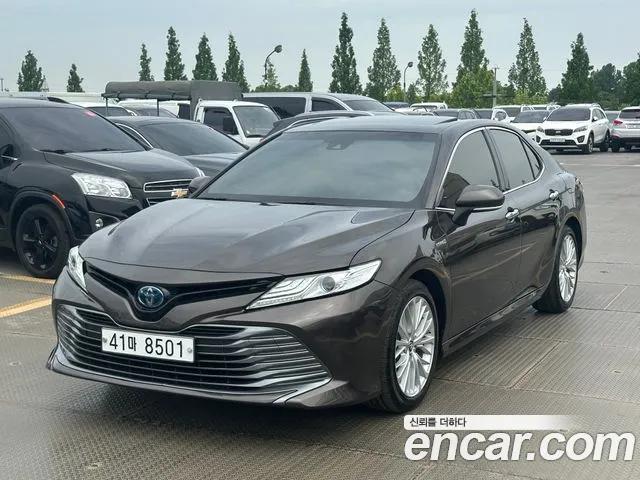 Toyota Camry (XV70) 2.5 XLE Hybrid