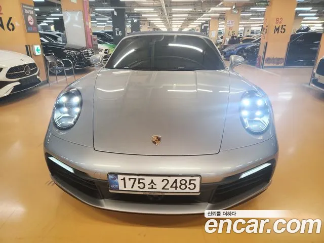Porsche 911 (992) 4