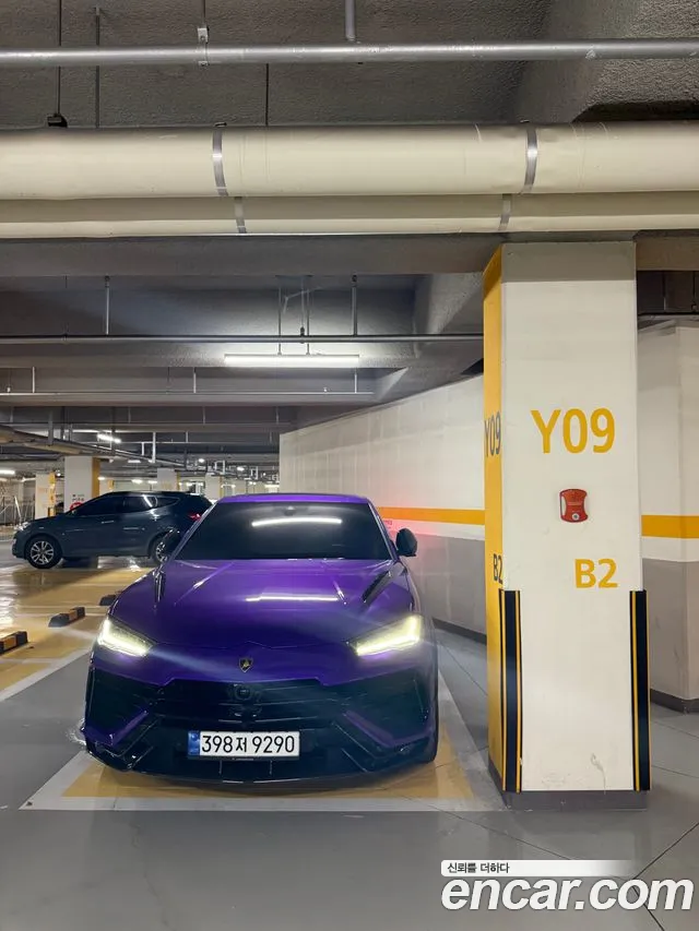 Lamborghini 4.0 V8