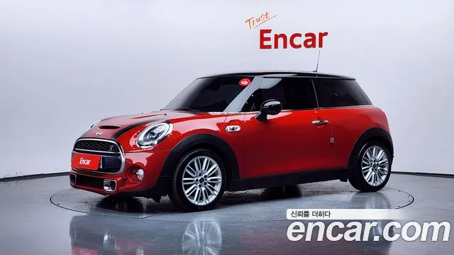 MINI Cooper S Base 3