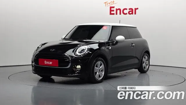 MINI Cooper Base 3