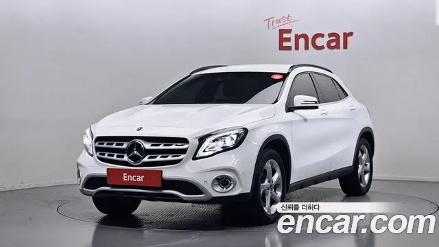 Mercedes-Benz GLA- X156 GLA220