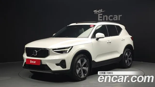 Volvo XC40 B4