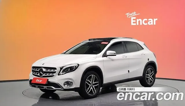 Mercedes-Benz GLA- X156 GLA220 Premium