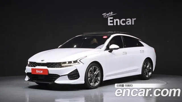 Kia K5 III 2.0 Signature