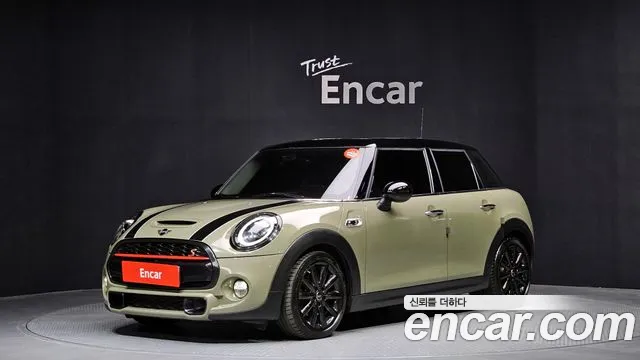 MINI Cooper S 5 Base 3