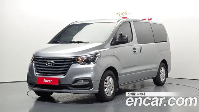 Hyundai The New Grand Starex 3