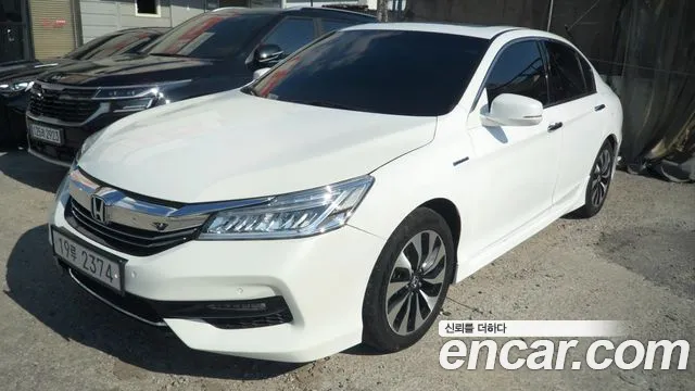 Honda Accord 2.0 Hybrid 9