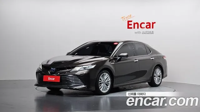 Toyota Camry (XV70) 2.5 XLE Hybrid