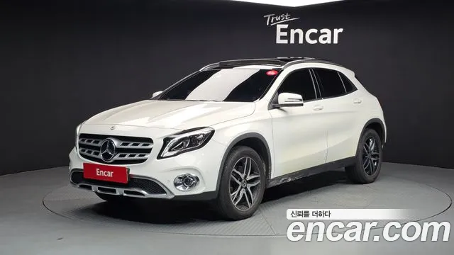 Mercedes-Benz GLA- X156 GLA220 Premium