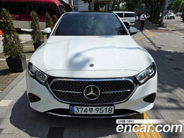 Mercedes-Benz E- W214 E200