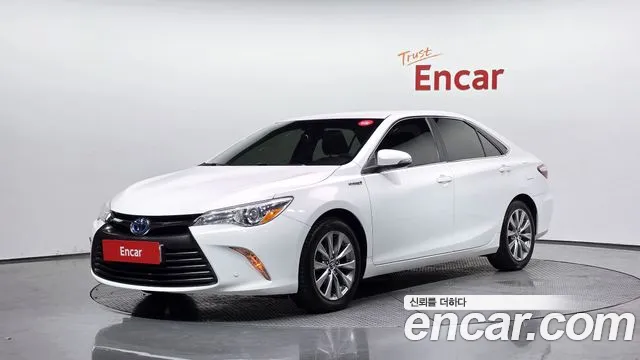 Toyota Camry Hybrid LE