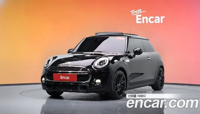 MINI Cooper S Base 3
