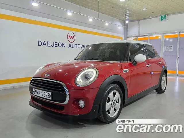 MINI Cooper 5 Base 3