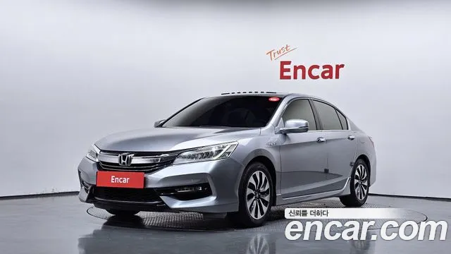 Honda Accord 2.0 Hybrid 9