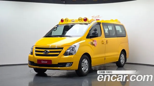 Hyundai The New Grand Starex 12