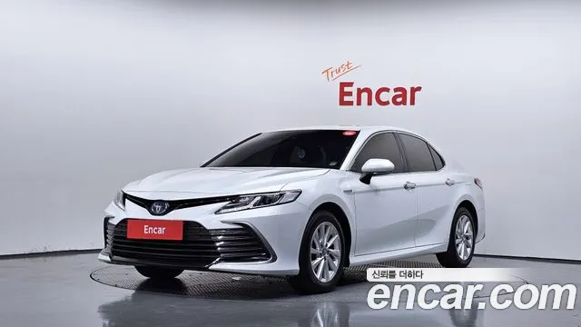 Toyota Camry (XV70) 2.5 LE Hybrid
