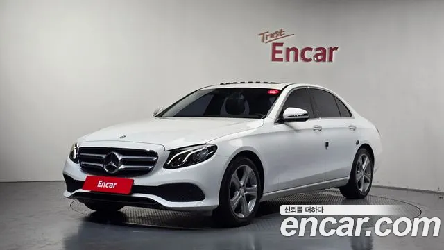Mercedes-Benz E- W213 E200