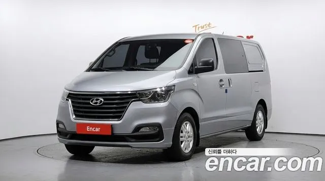Hyundai The New Grand Starex 5