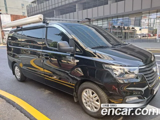 Hyundai The New Grand Starex